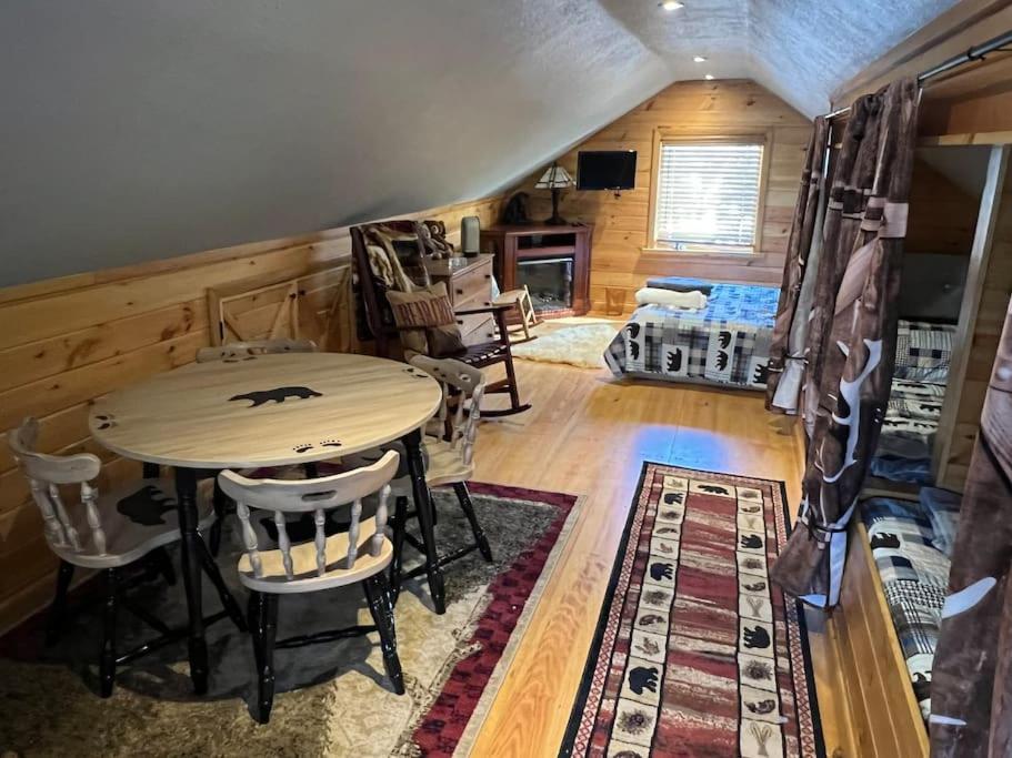 Oakland Cubs Den - Hot Tub- Walk To Lake- Fire Pit - Kayaks מראה חיצוני תמונה